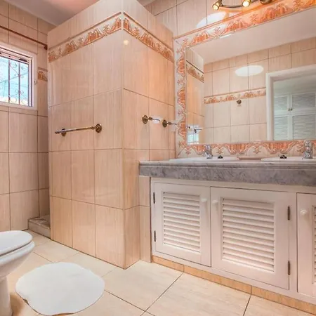 Puerto Del Carmen Sleeps 6 Pool Wifi