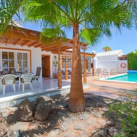 Puerto Del Carmen Sleeps 6 Pool Wifi Villa *